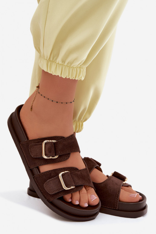 Chinelos femininos Ze cor douradami com fivelasmi CzekoladoParae Pelorin