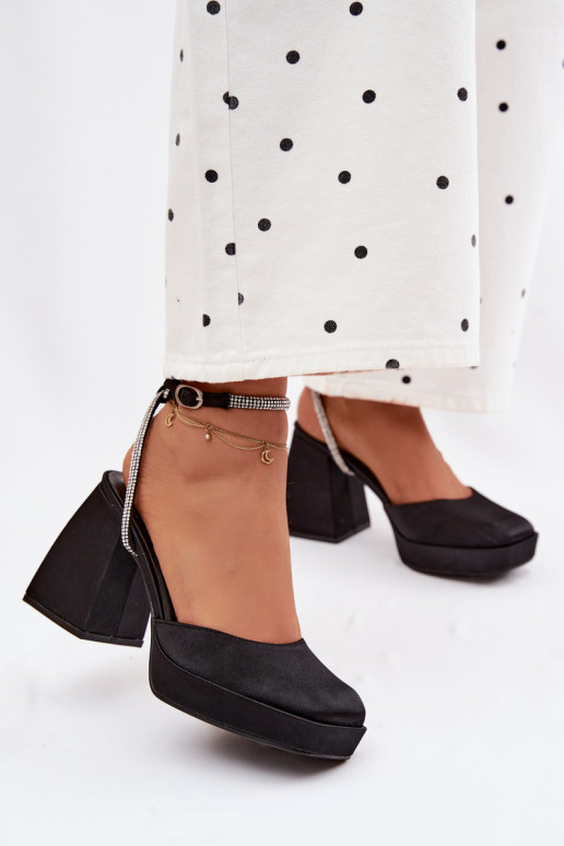 Sandálias femininas Em saltos enormes Typu Słupek Pasek com olhos brilhantes cor preta Seraphina