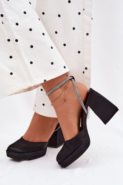 Sandálias femininas Em saltos enormes Typu Słupek Pasek com olhos brilhantes cor preta Seraphina