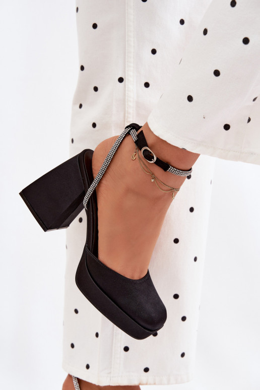 Sandálias femininas Em saltos enormes Typu Słupek Pasek com olhos brilhantes cor preta Seraphina