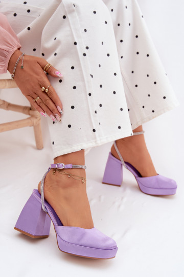 Sandálias femininas Em saltos enormes Typu Słupek Pasek com olhos brilhantes Cor violeta Seraphina