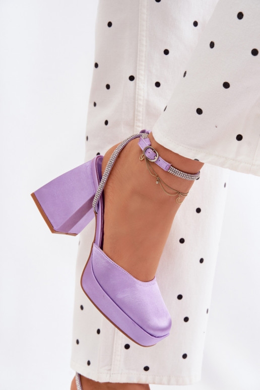 Sandálias femininas Em saltos enormes Typu Słupek Pasek com olhos brilhantes Cor violeta Seraphina