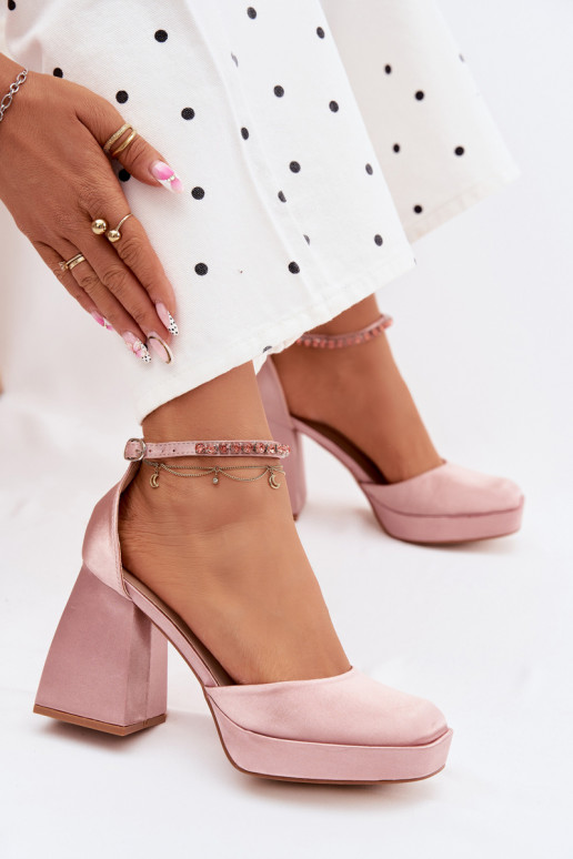 sandálias com saltoSatynoParaym EMykończeniem Szampańskie Calistae