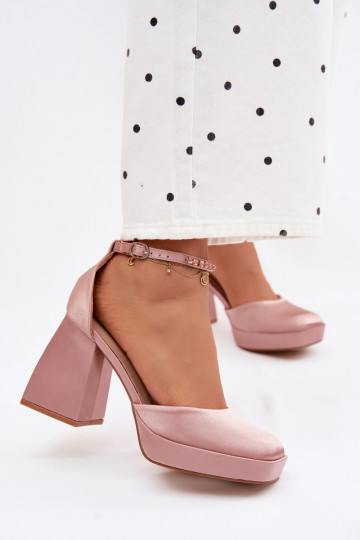 sandálias com saltoSatynoParaym EMykończeniem Szampańskie Calistae 2