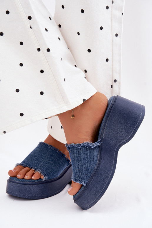 Chinelos femininos com uma plataforma Tem que serterial jeans Virelia