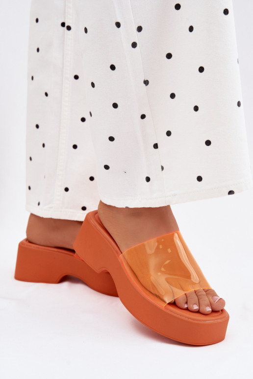 Chinelos femininos com uma plataformaTransparentnym Tirasem cor laranja Selestia