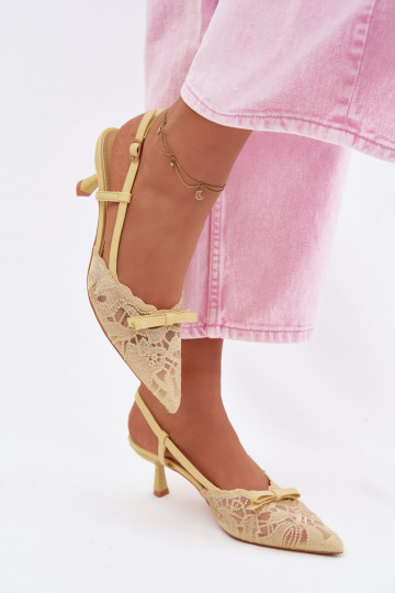 Sandálias com cordões Feminino Habilitado obcasie com fitas cor amarela Tem que serribelle