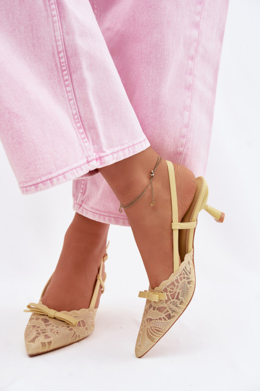 Sandálias com cordões Feminino Habilitado obcasie com fitas cor amarela Tem que serribelle