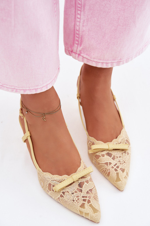 Sandálias com cordões Feminino Habilitado obcasie com fitas cor amarela Tem que serribelle