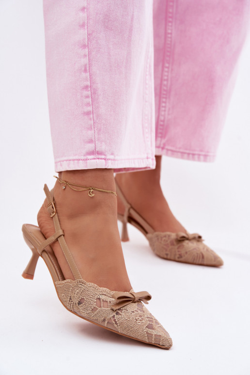 Sandálias com cordões Feminino Habilitado obcasie com fitas bege Tem que serribelle