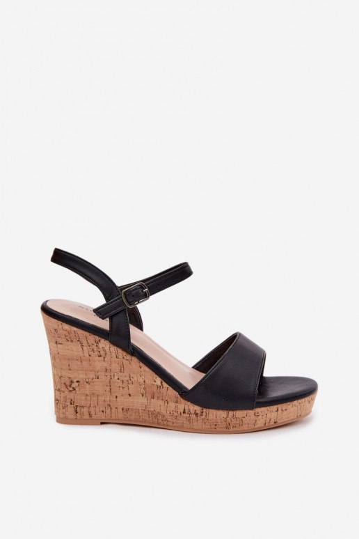 Sandálias femininas com uma plataforma cor preta Clarabella