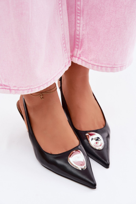 Sandálias femininas com salto fino Com decorações Detalem cor preta Isadora
