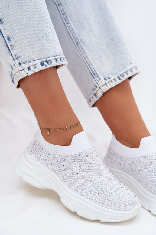 Ténis brancos femininos slip-on com decoração Melorae