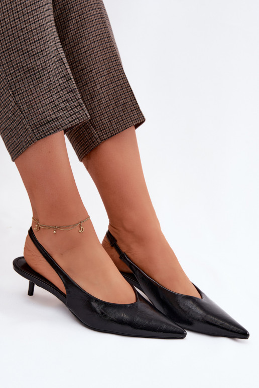 Sandálias lacadas para mulheresImitacji Skóry com salto cor preta Averelle