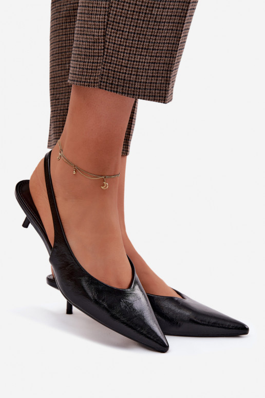 Sandálias lacadas para mulheresImitacji Skóry com salto cor preta Averelle