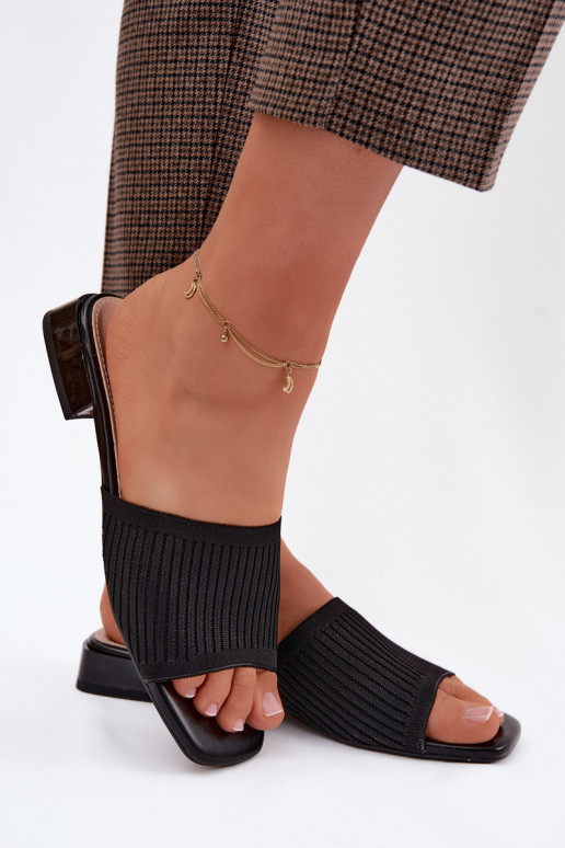  Chinelos femininos com salto largo cor preta Belissea