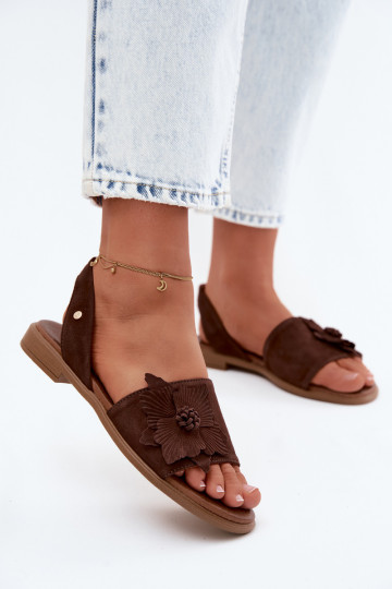 Pele Sandálias de camurça com salto largo Com decorações Uma flor Zazoo 407471 CzekoladoParae