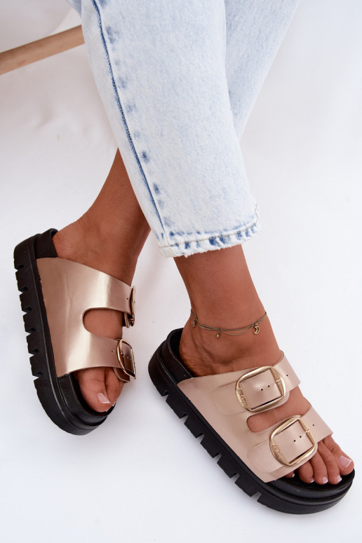 Chinelos femininos Platformie com fivelas Lee Cooper LCEM-26-35-4462L cor dourada