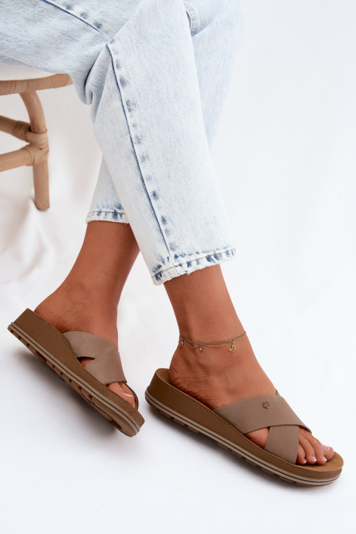 Pele Chinelos femininos de camurça Tem que serciejka P7504-04 bege