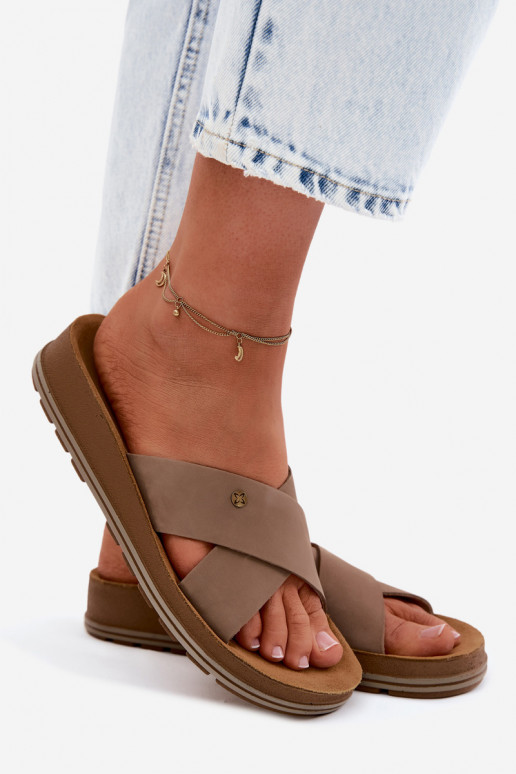 Pele Chinelos femininos de camurça Tem que serciejka P7504-04 bege