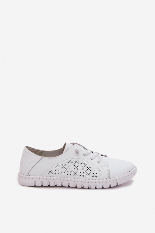 Sapatos com elementos recortados em couro natural na cor branca Flaria