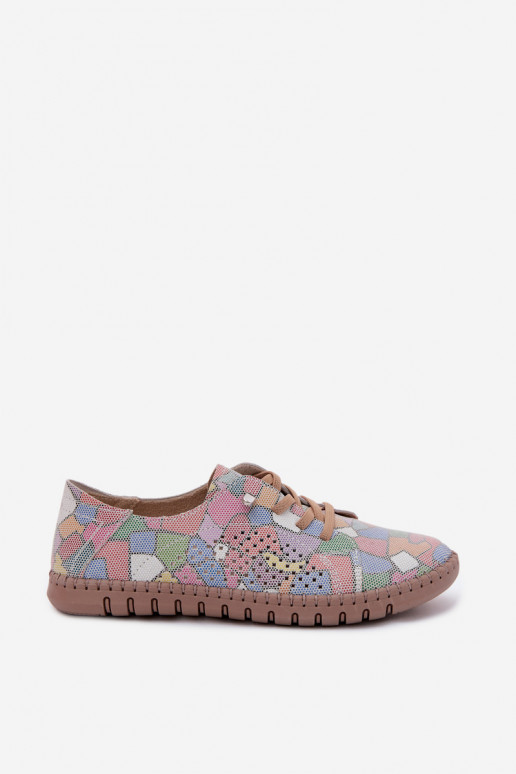 Sapatos estampados com elementos recortados em camurça sintética em várias cores Belessa