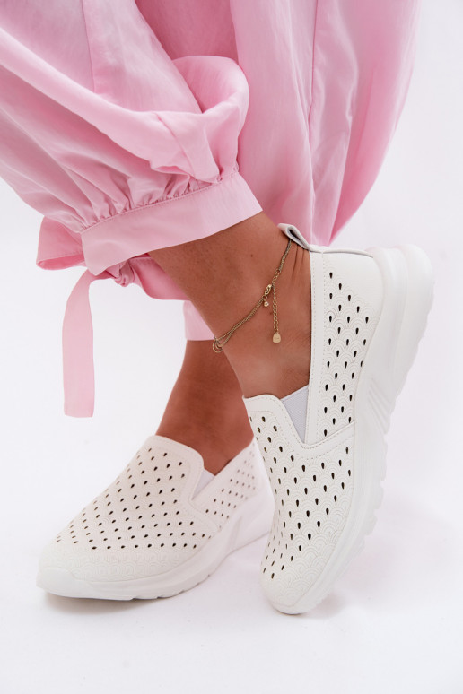 Um modelo atraente com elementos abertos sapato FemininoImitacji Skóry cor branca Geressa