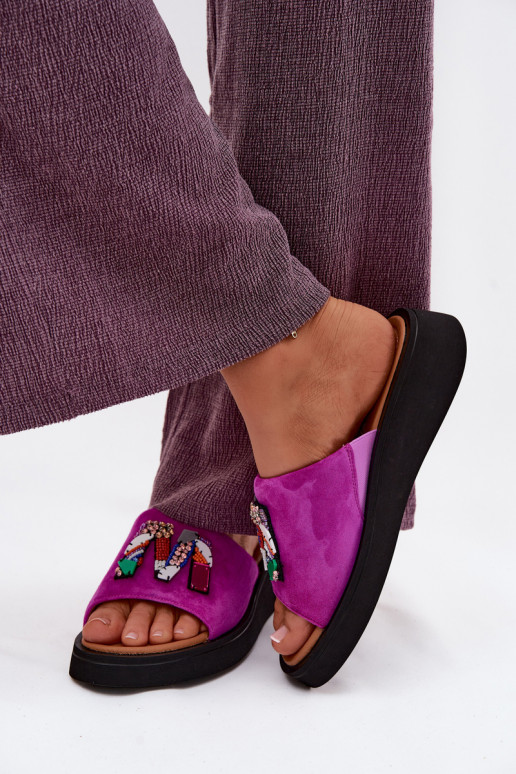 Pele Chinelos femininos de camurça com enfeites com uma plataforma Vinceza 66942 cor rosa