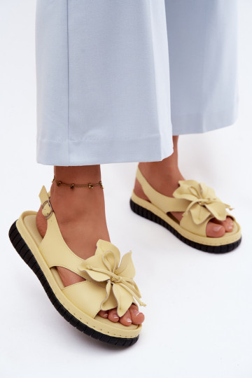 Sandálias femininas Feminino Com decorações com floresem Vinceza 66917 cor amarela 2