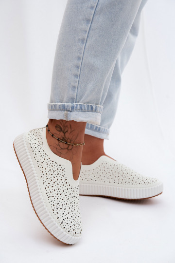 Sapatos slip-on com elementos de renda e plataforma em branco Glamma