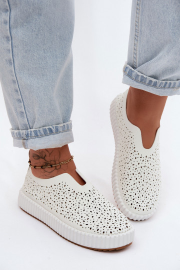 Sapatos slip-on com elementos de renda e plataforma em branco Glamma 2