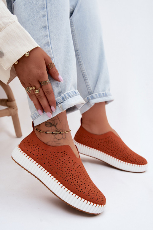 Sapatos slip-on com elementos de renda e plataforma em laranja Glamma