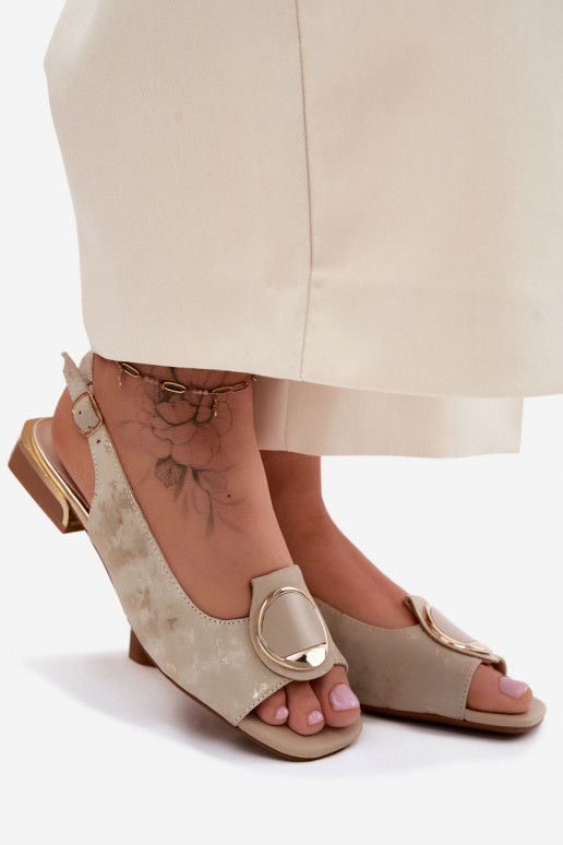 Sandálias femininas com salto largo com enfeites cor dourada Glima