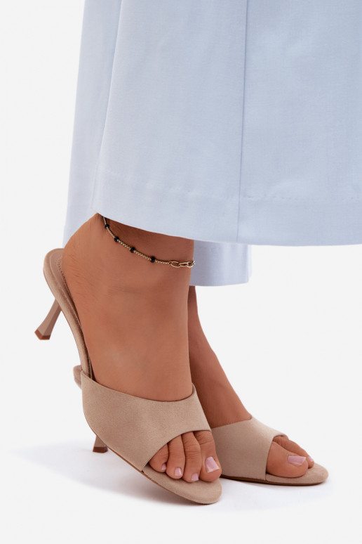 ChinelosImitacji de camurçau com salto fino bege Melissea