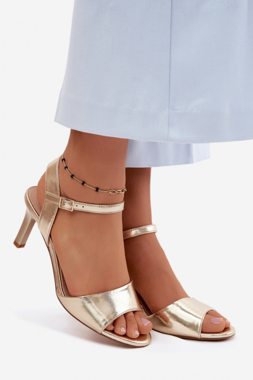 Sandálias femininas Habilitado Smukłym Obcasie Sergio Leone SK347 cor dourada