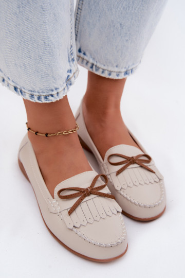 Mocassins femininos em couro sintético na cor areia Vantae