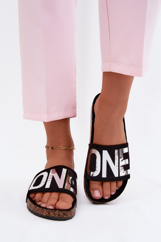 Chinelos femininos com uma plataforma ONE Vinceza 22-2217 cor preta