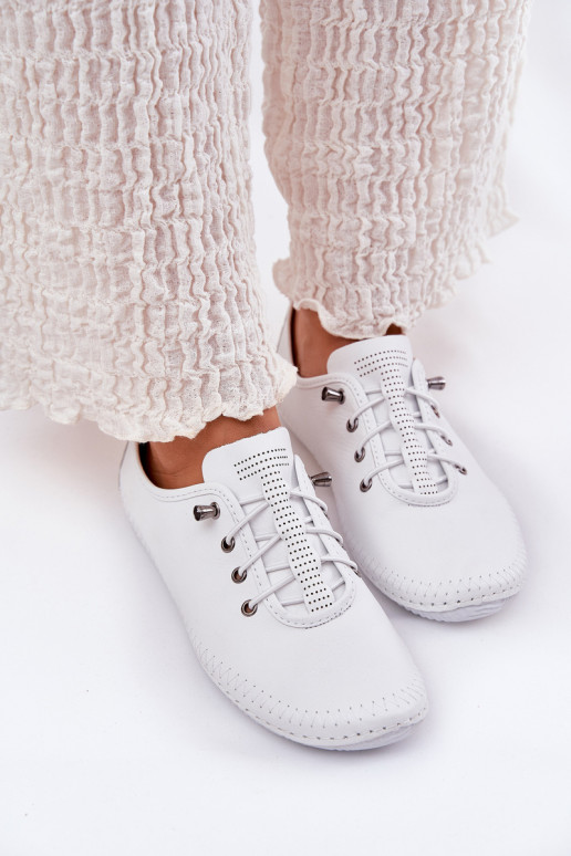 Sapatos de couro femininos na cor branca Artiker 54C0838