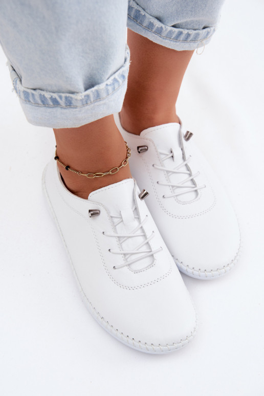 Sapatos de couro femininos na cor branca Artiker 58C3069