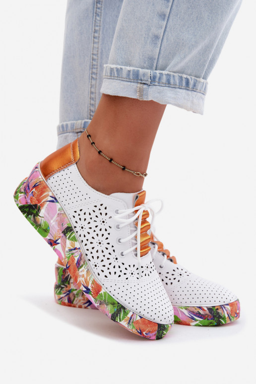 Pele com elementos abertos sapato Feminino com uma plataforma com escritos Artiker 56C1802 Branco-cor laranja