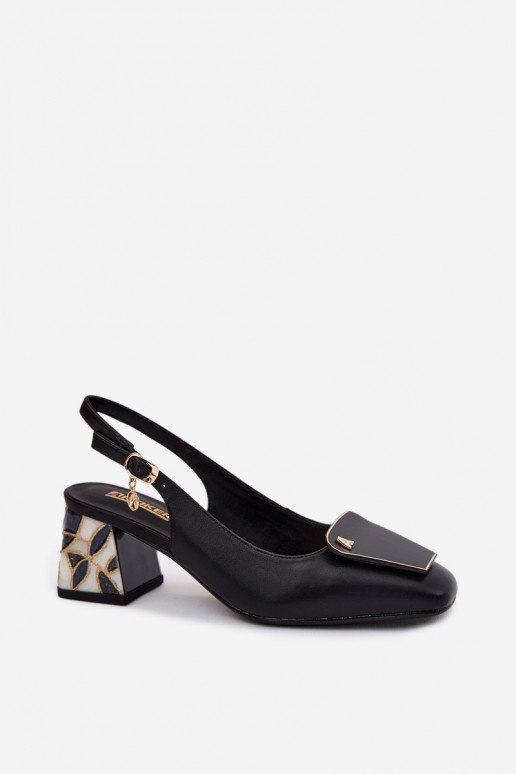 Sapatos de couro com saltos e ornamentos Artiker 58C0674 cor preta