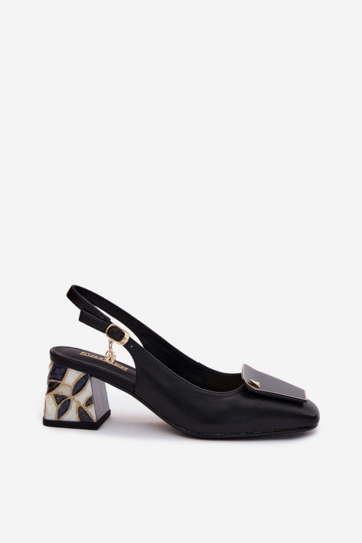Sapatos de couro com saltos e ornamentos Artiker 58C0674 cor preta