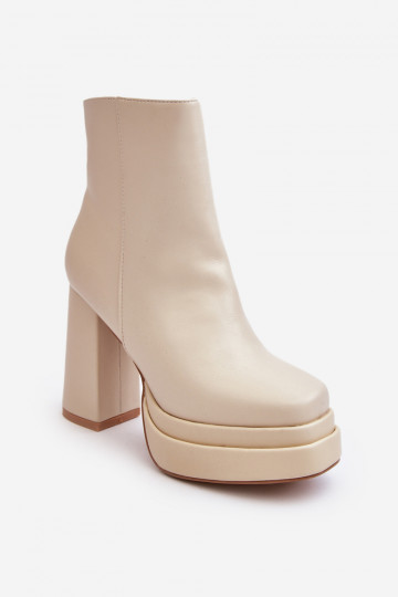Botins cor marfim com plataforma Sandstra