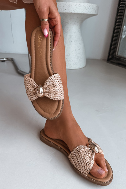 Chinelos de cor areia com detalhes dourados Goldie