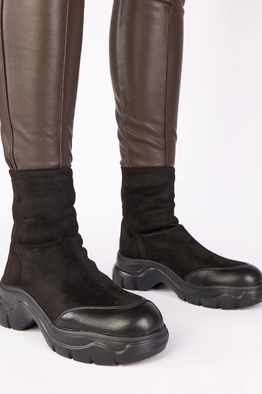 Botins pretos de camurça sintética com sola chunky Alana