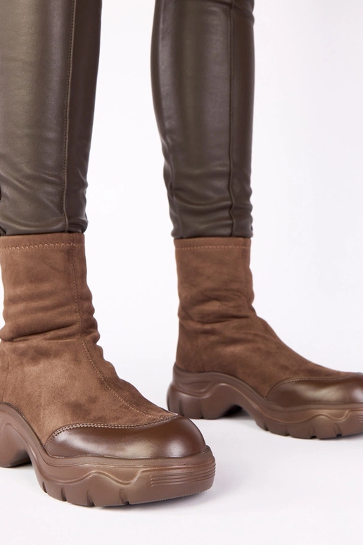 Botins marrons de camurça sintética com sola chunky Alana