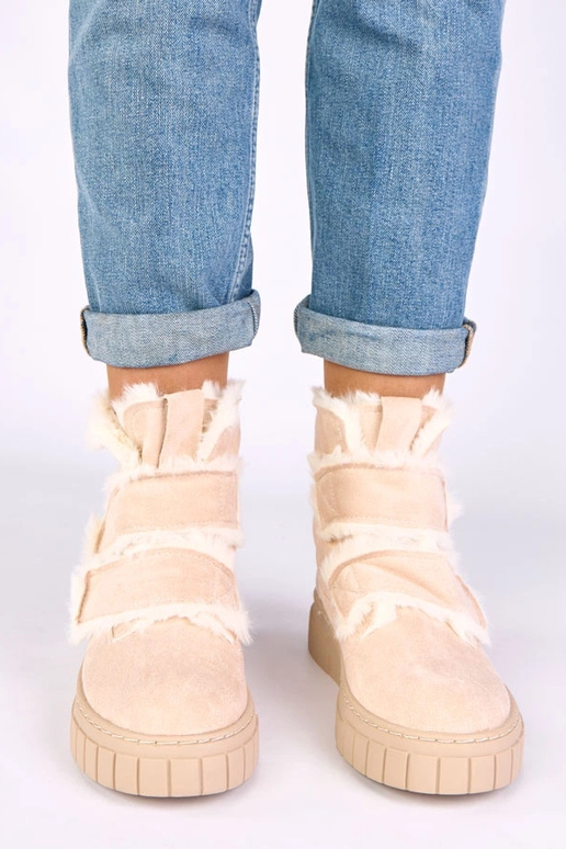 Botins de cor areia com fecho de velcro, decorados com pelo Grace