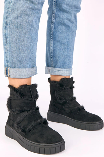 Botins pretos com fecho de velcro, decorados com pelo Grace