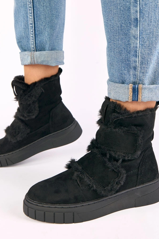 Botins pretos com fecho de velcro, decorados com pelo Grace