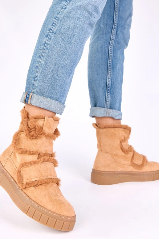 Botins castanhos com fecho de velcro, decorados com pelo Grace